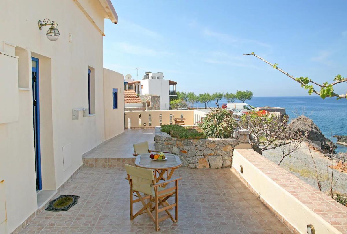 On The Beach Apartments Khora Sfakion Ngoại thất bức ảnh