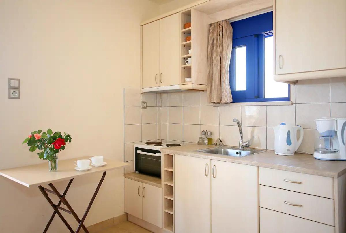 On The Beach Apartments Khora Sfakion Ngoại thất bức ảnh