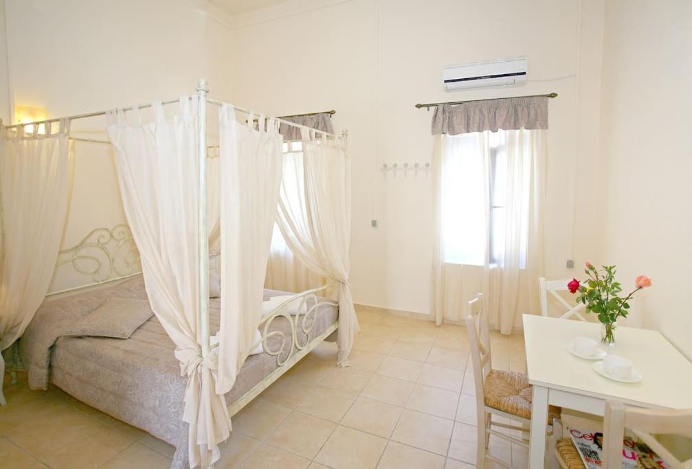 On The Beach Apartments Khora Sfakion Ngoại thất bức ảnh